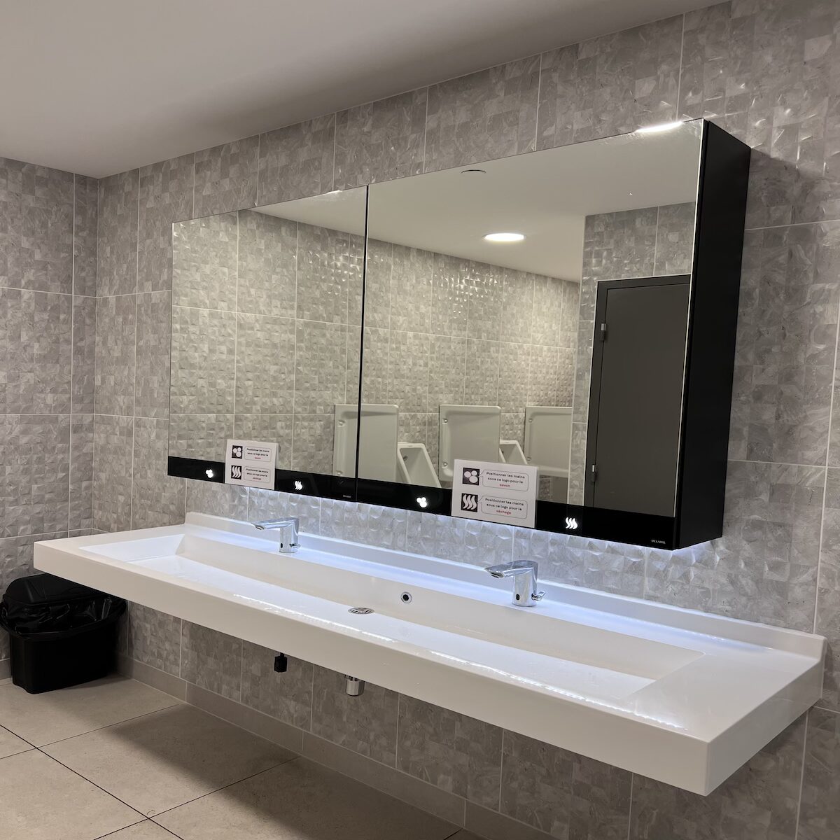 Toilettes hommes - Centre commercial Médicis - Allonnes